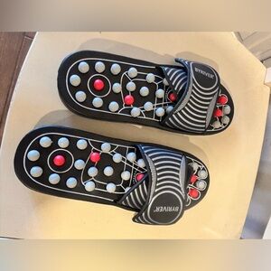 NEW BYRIVER Acupressure Massage Slippers Black Size L